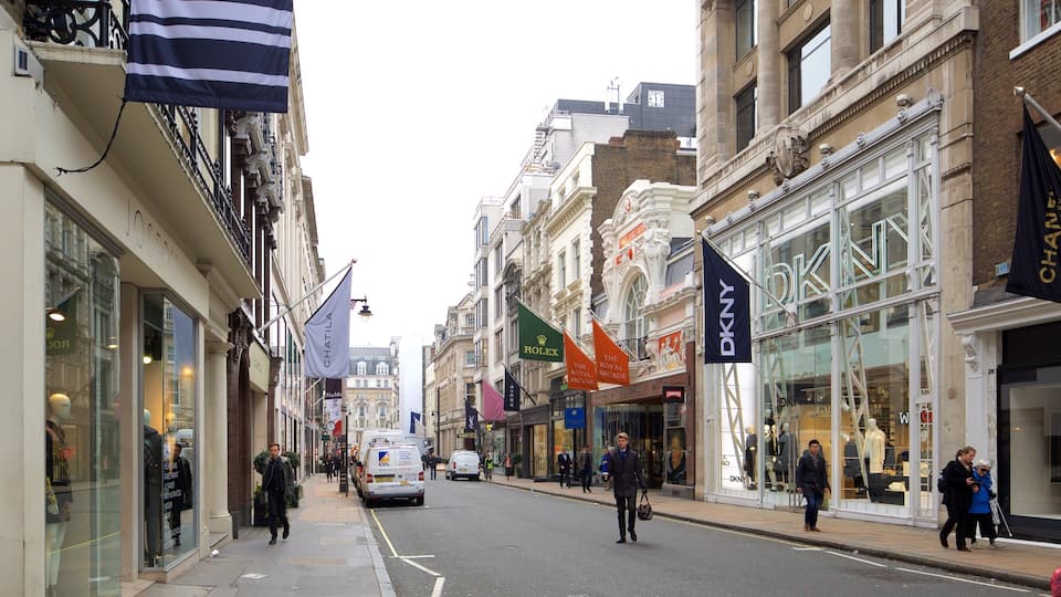 Mayfair which includes street scenes, heritage architecture and shopping