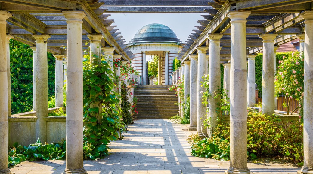 Hampstead Pergola and Hill Garden