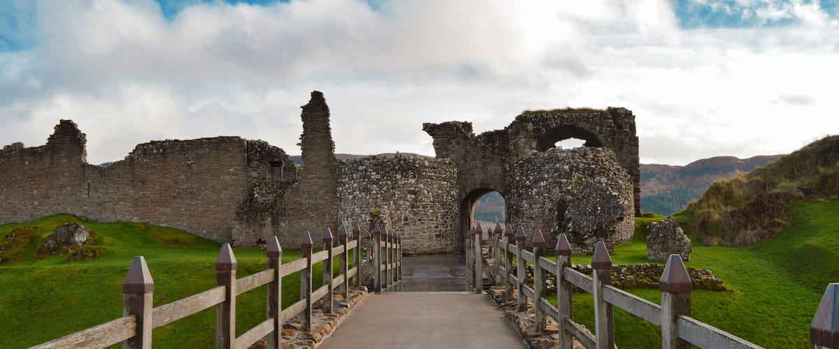 Urquhart Castle Inverness, Shutterstock ID 1223121736, Purchase Order: SP-1506 Go Guides, Order Number: , Client/Licensee: Faa Praharnpap, Other: Hcom budget