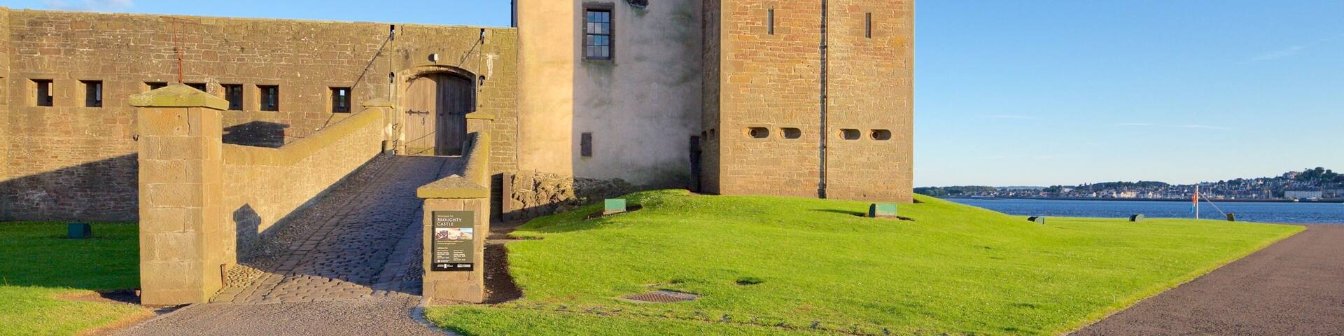 Broughty Ferry which includes a castle