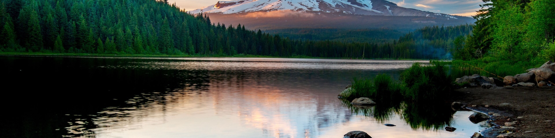 Volcano mountain Mt. Hood, in Oregon, USA