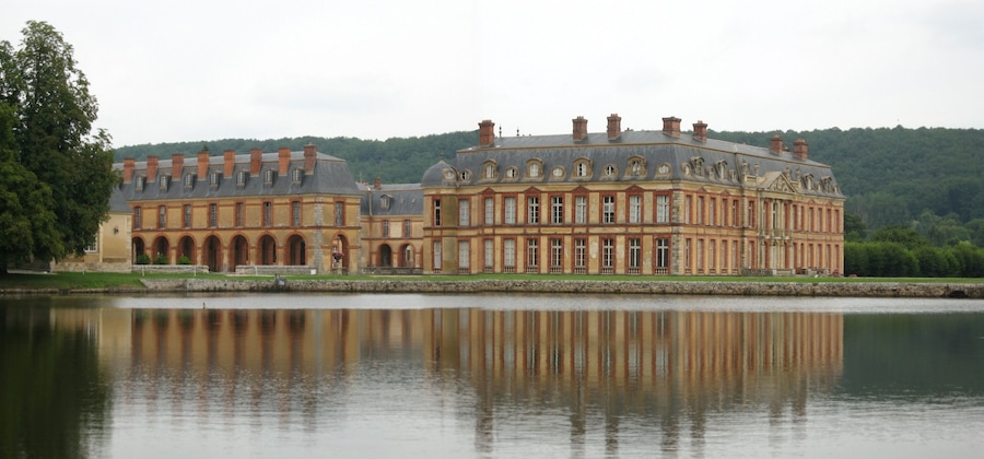 dampierre castle (france)
