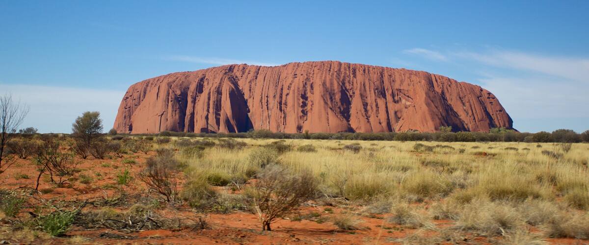 Yulara showing tranquil scenes, a monument and landscape views