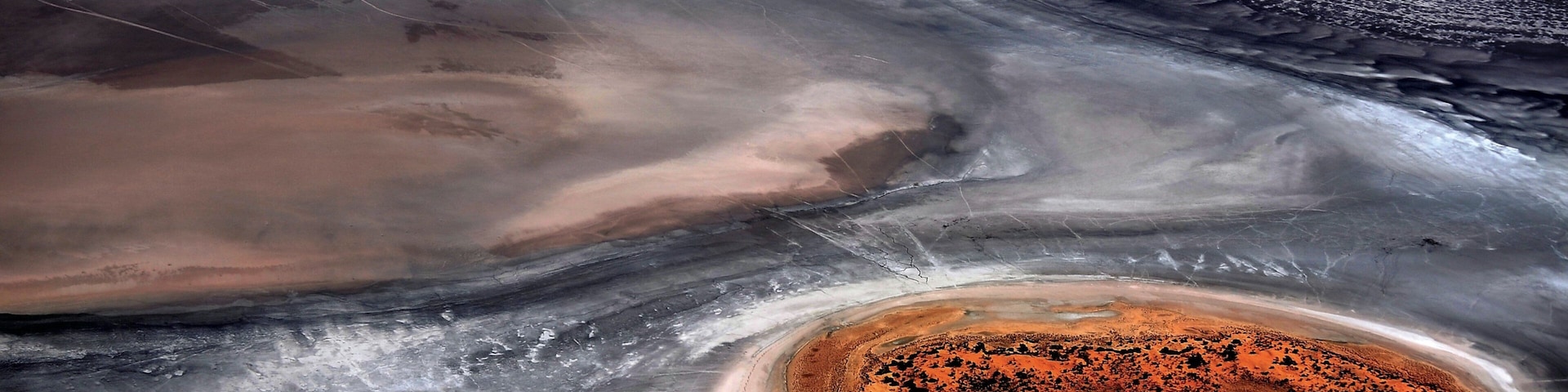 Uluru-Kata Tjuta National Park showing desert views
