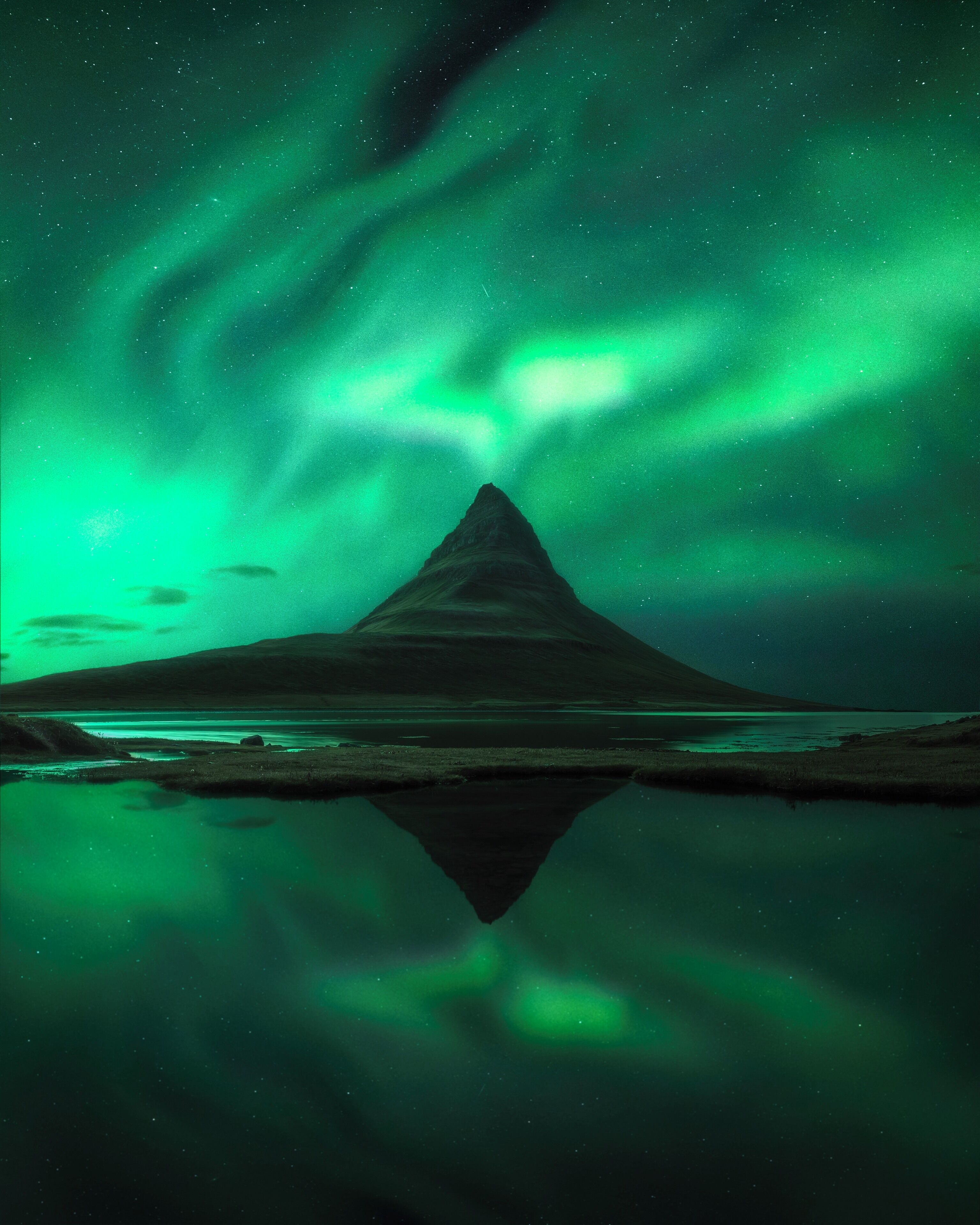 This was my first evening ever witnessing the northern lights! After a week long trip exploring the beauties of Iceland, the clouds finally cleared up on our last night, revealing the Lady in Green. #adventure