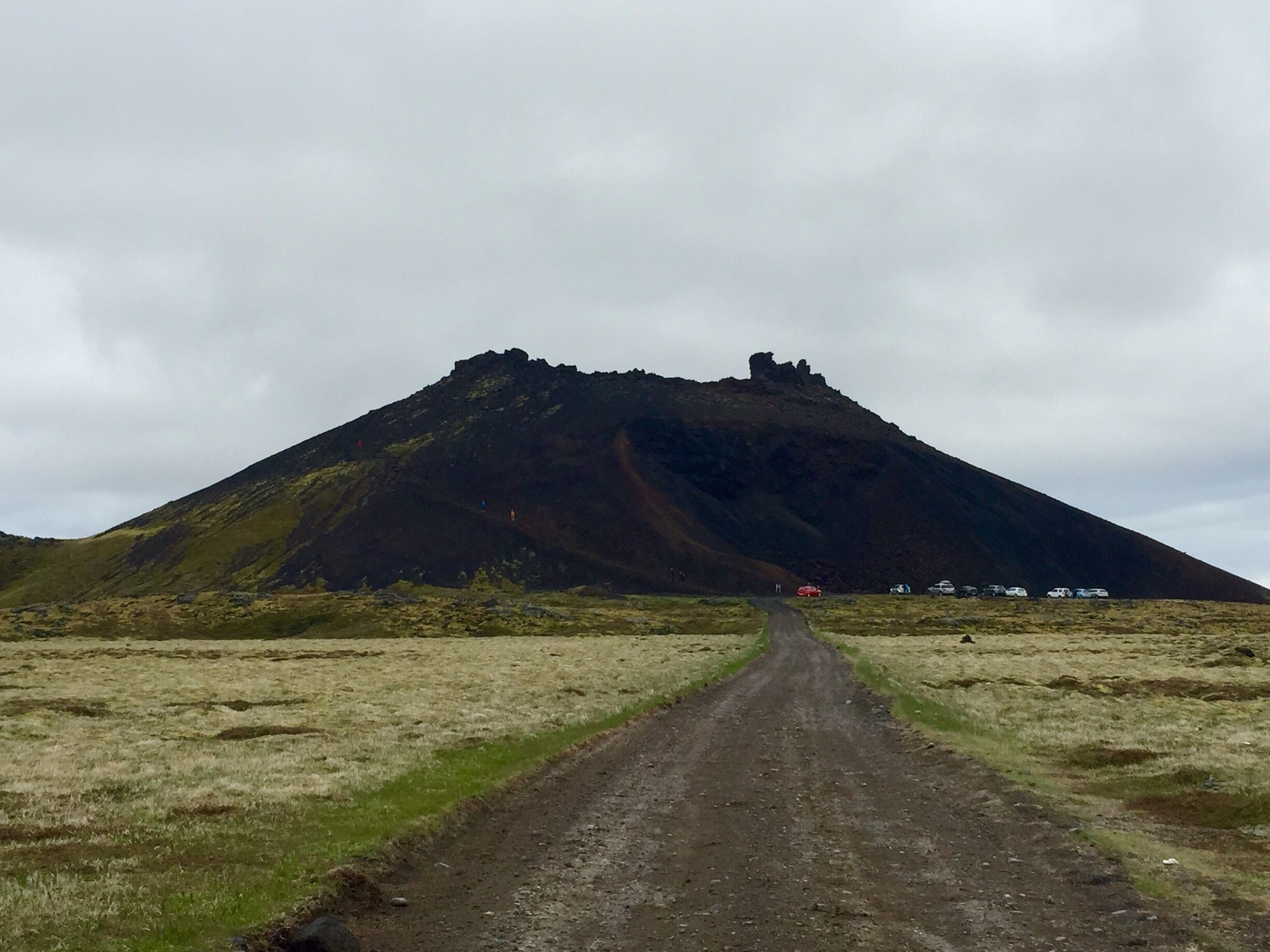 Awesome crater that is just a short but steep hike (#hike) to the top. Definitely worth the 15min climb. 