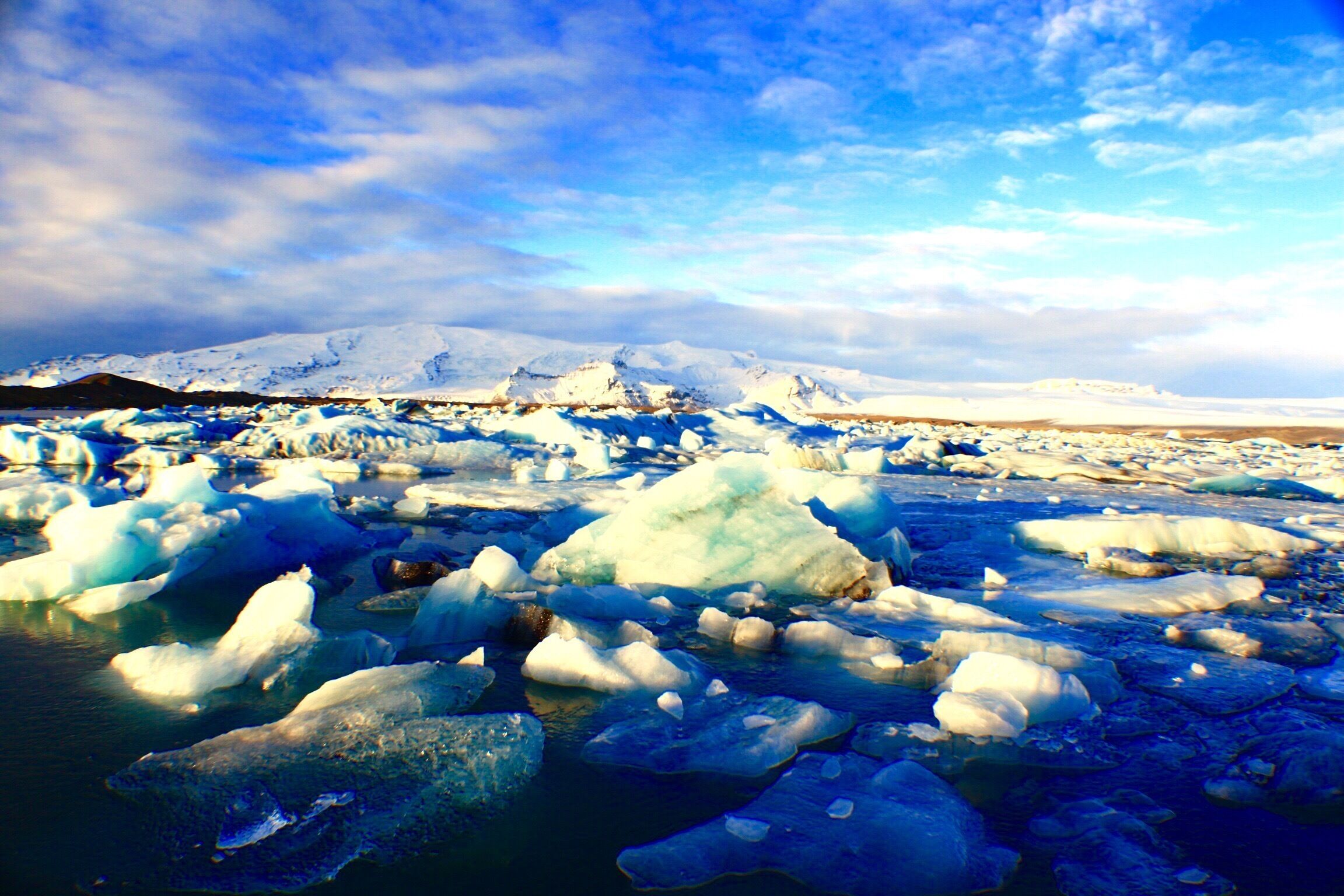 The floating icebergs at Jökulsárlón, Glacier River Lagoon... Die Another Day, Batman Begins and a few movies were shot here 