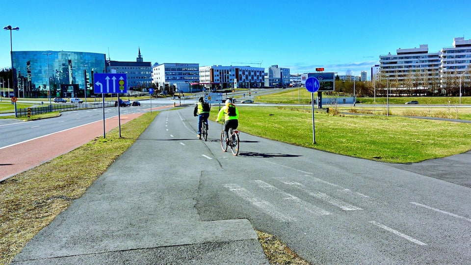 Reykjavík, the capital of Iceland, the largest city in the island and the northernmost capital in the world, is also great for cycling around the city because of it’s excellent bicycle lanes system.
#Iceland #Reykjavik #bicycling #bicycle #biker #OnTheRoad
