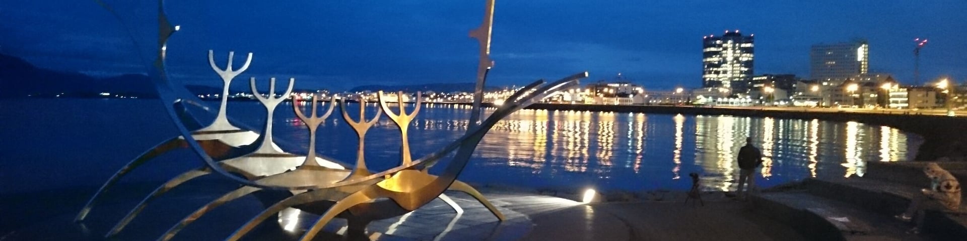 Amazing sculpture in the bay