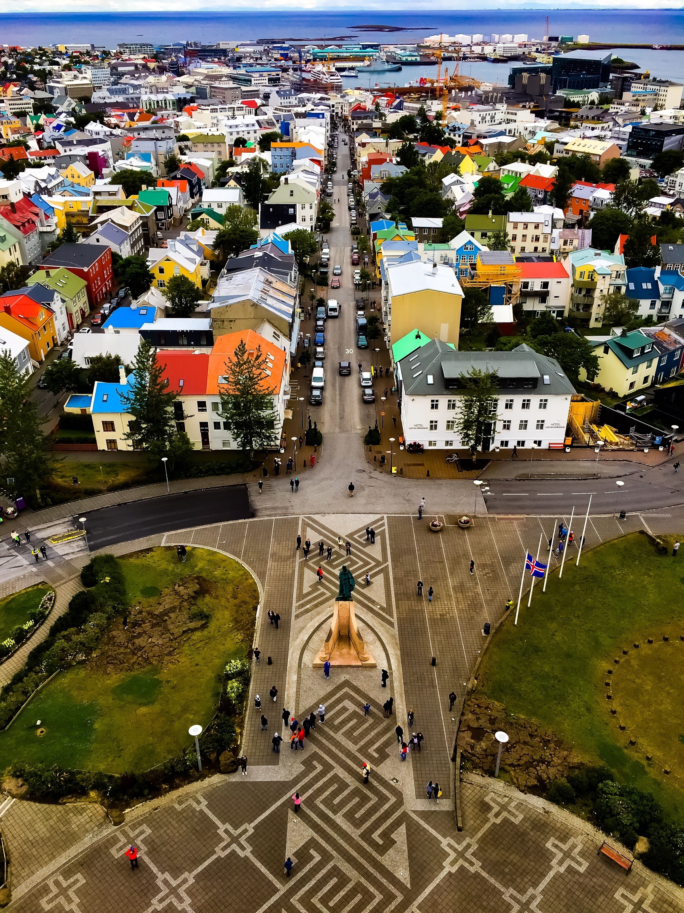 #perspectives
This is the view on TOP of the church at the center of Rejkjavik. You can notice the colourful roofs and the church ground floor pattern where Leifur Ericsson’s statue is situated