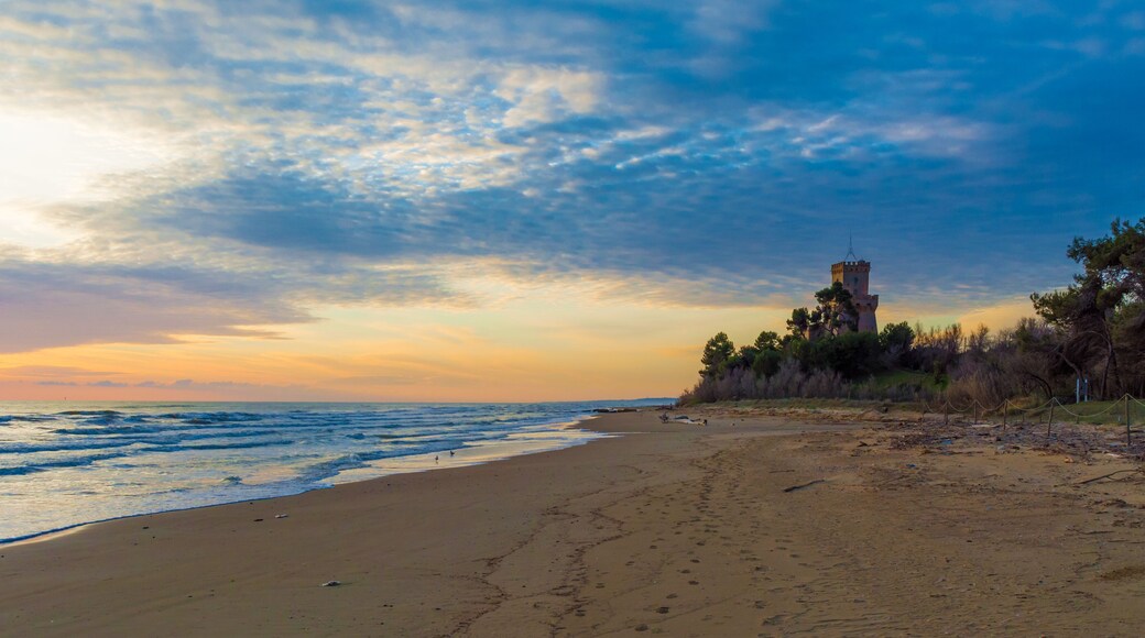 Pineto (Abruzzo, Italy) - The sunrise on the Adriatic sea, from the Pineto beach, beside the Torre di Cerrano castle
