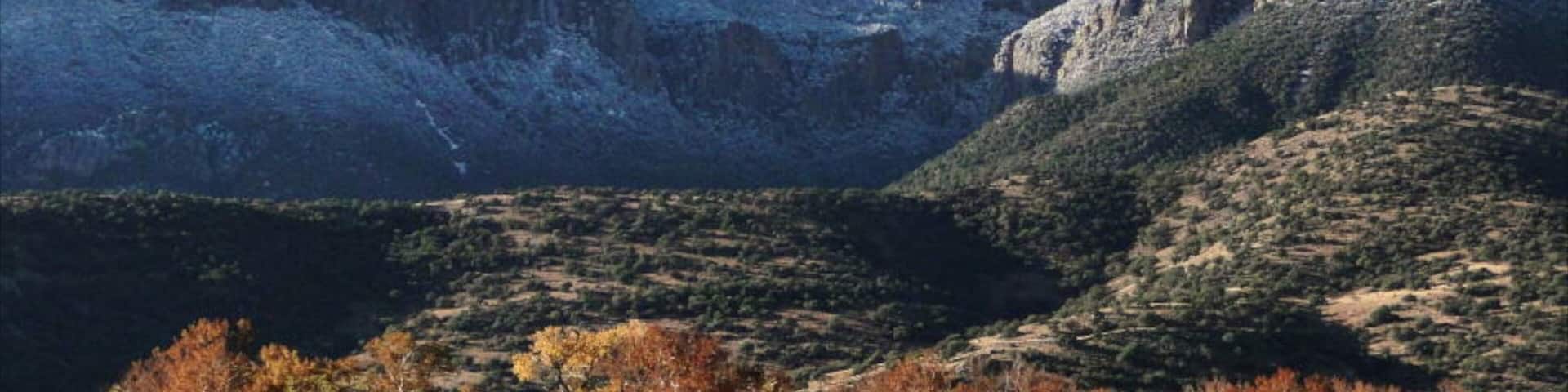 Sierra Vista mettant en vedette montagnes