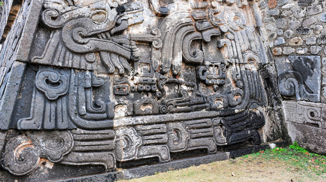 Templo de la serpiente emplumada, Xochicalco, Morelos, México. Patrimonio de la Humanidad por la Unesco 1999