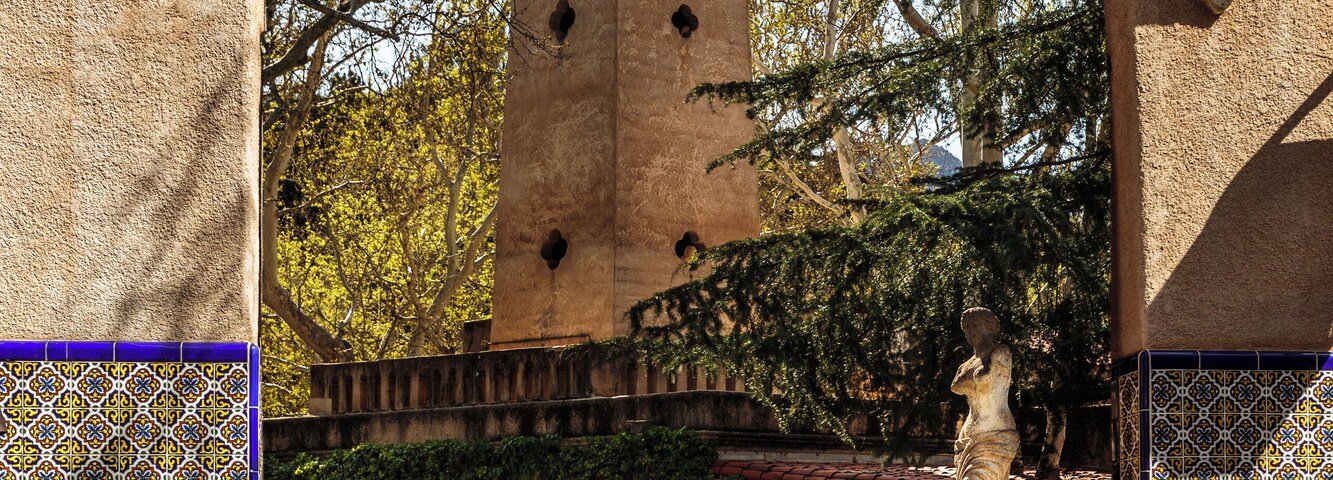 Tlaquepaque shopping center in Sedona, Arizona is full of art galleries and interesting shops. There are photo ops around every corner.