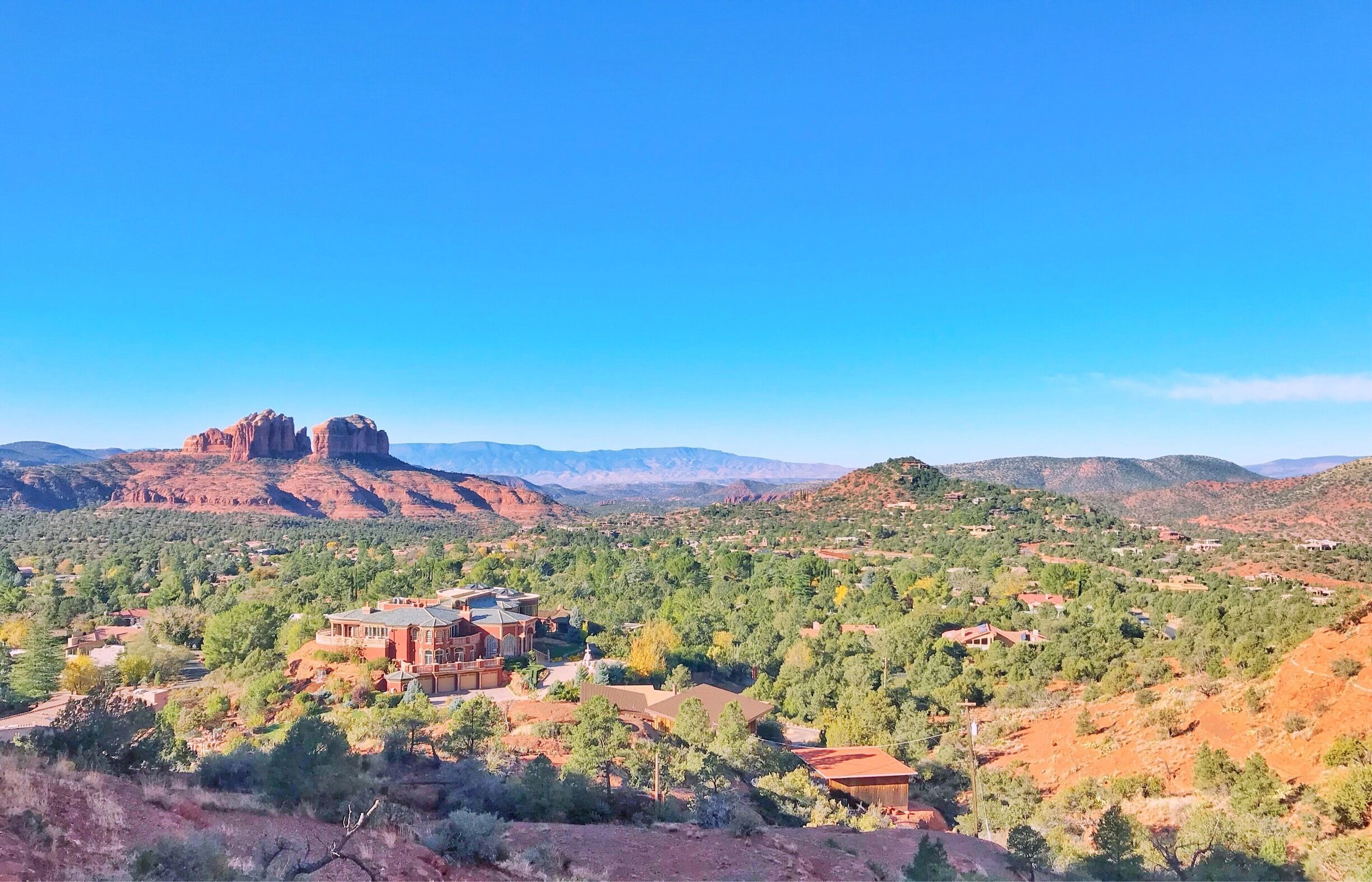 The view from the chapel.. That mansion and the view.. breathtaking! 😊