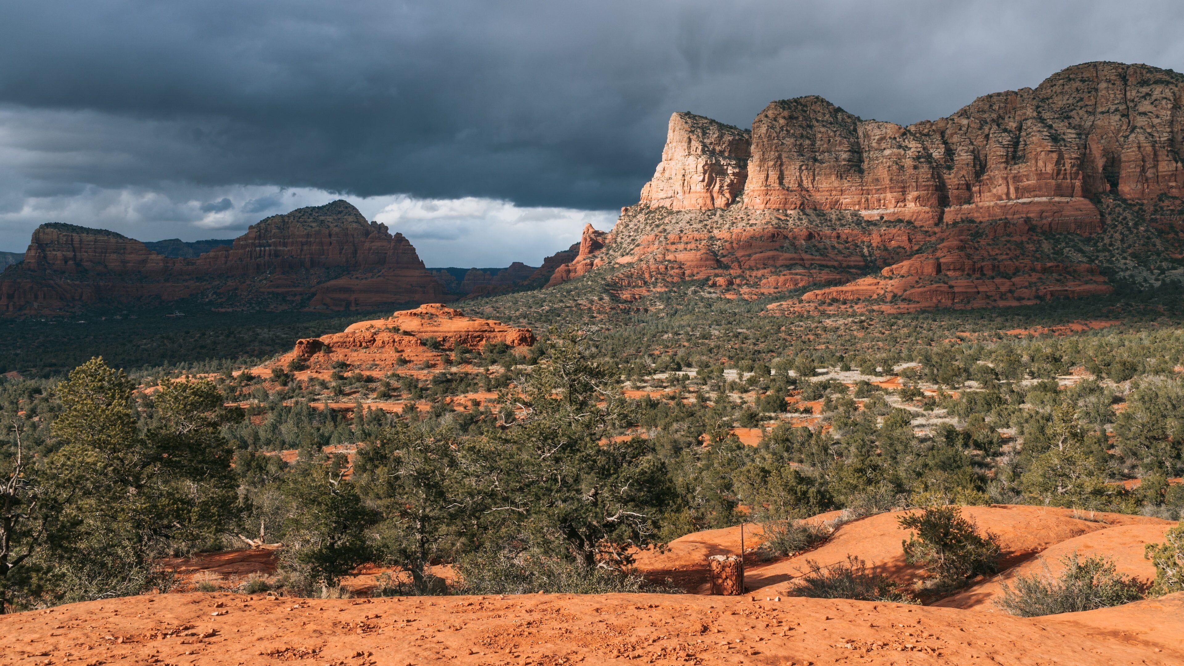 Sedona which includes a gorge or canyon and desert views