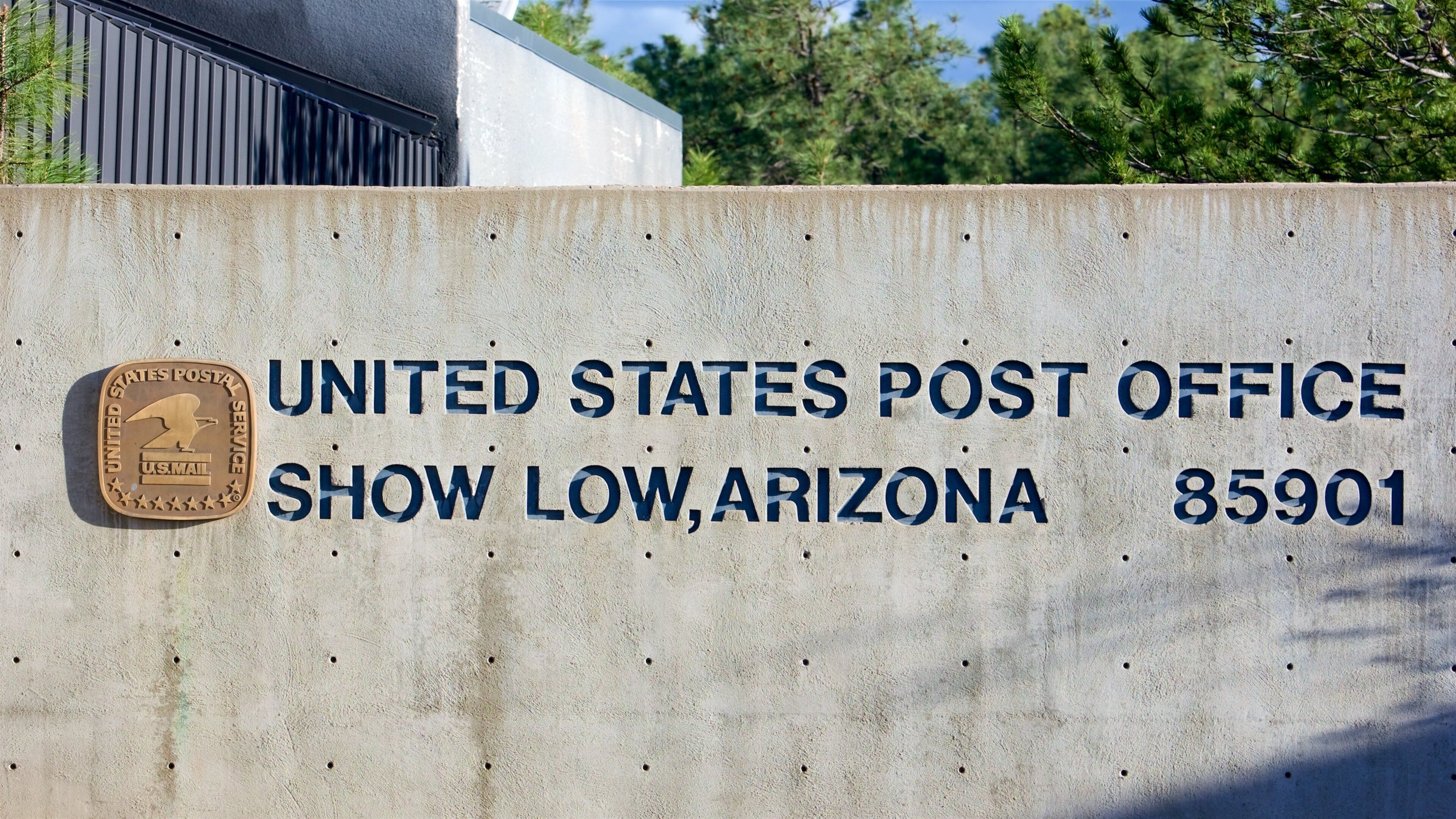 Show Low featuring signage