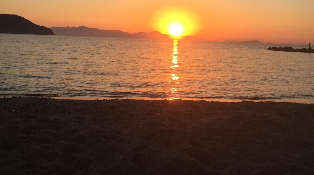 Watching the stunning sunset in Turgetreis #BeachBound