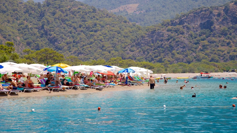 ĂlĂŒdeniz das einen Schwimmen und Sandstrand