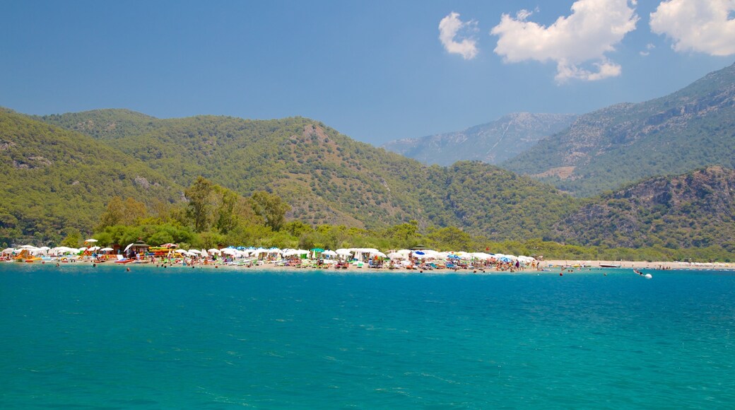 Oludeniz trong đó bao gồm cảnh bờ biển