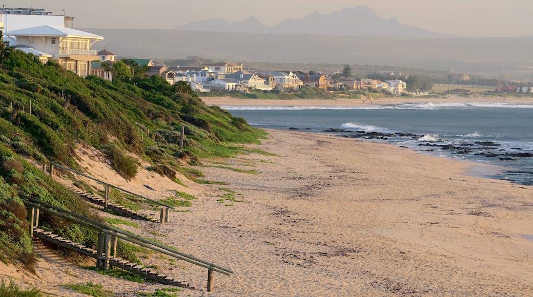 Jeffreys Bay bevat algemene kustgezichten, ruige kustlijn en een strand