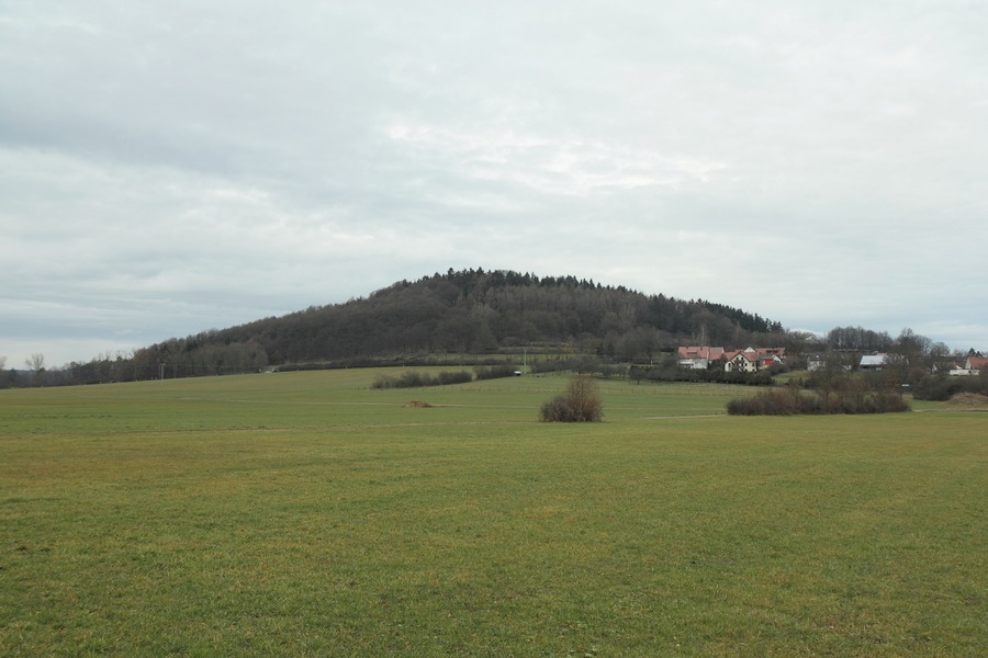 Burgstall Stauf - Ansicht des Staufer Berges aus südlicher Richtung
