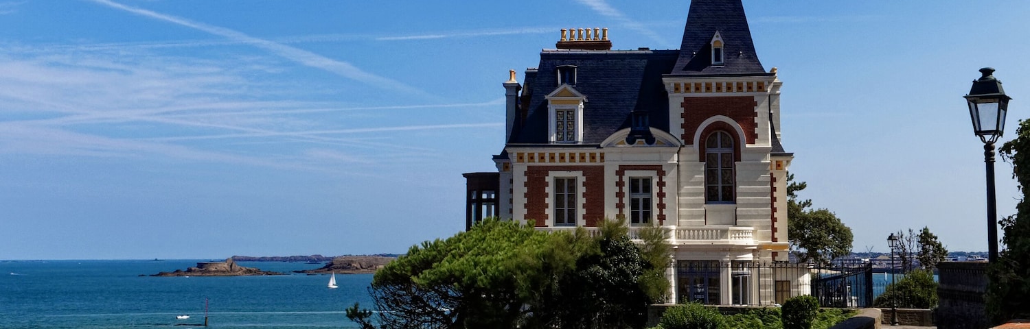Ville de Dinard : villa Les Roches Brunes