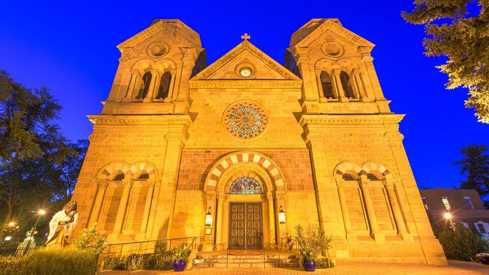 Cathedral Basilica of St. Francis of Assisi in Santa Fe, New Mexico, USA.
