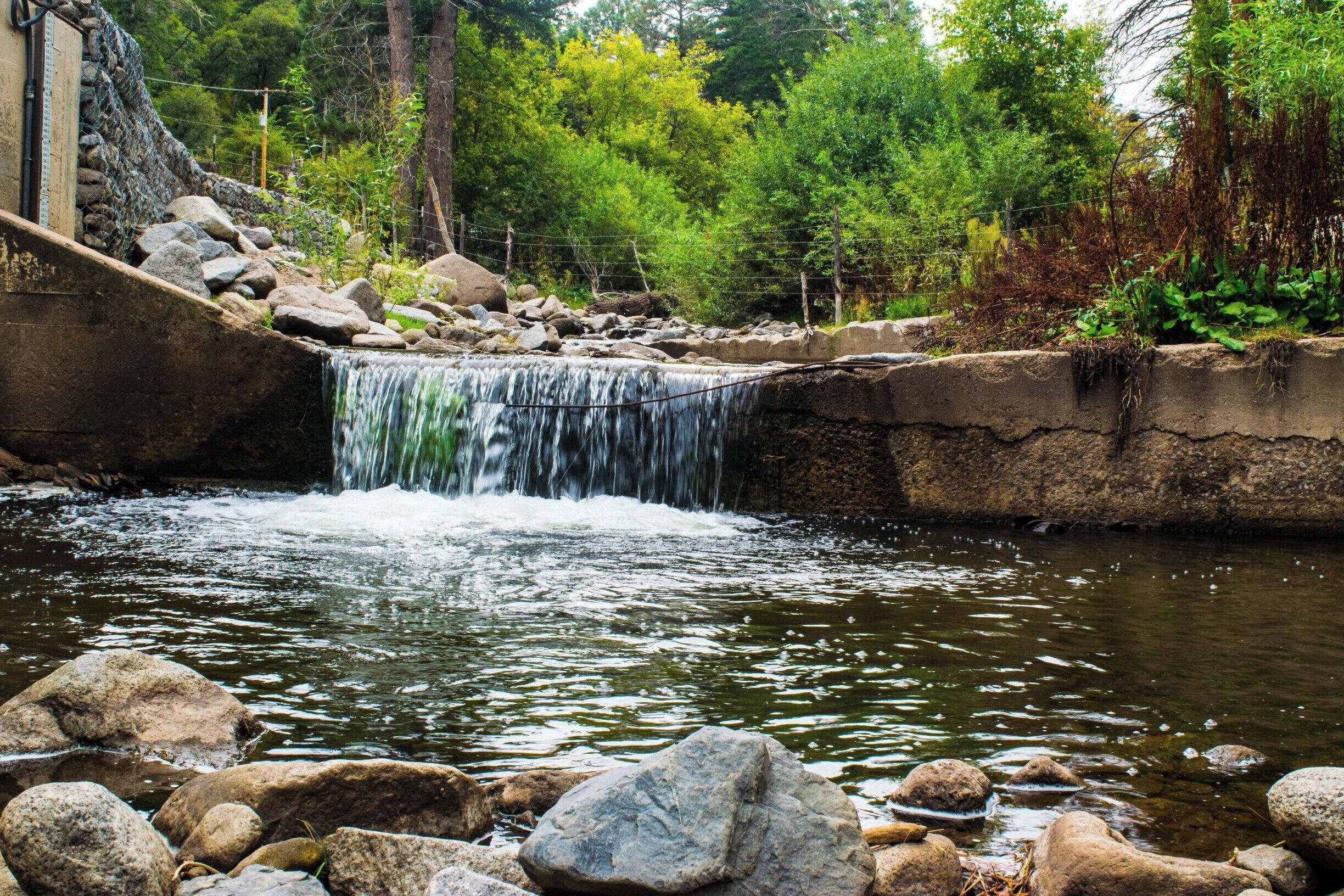 Ran into an unkempt dam along the river. Kinda cool,

#Waterfall
#River
#NewMexico