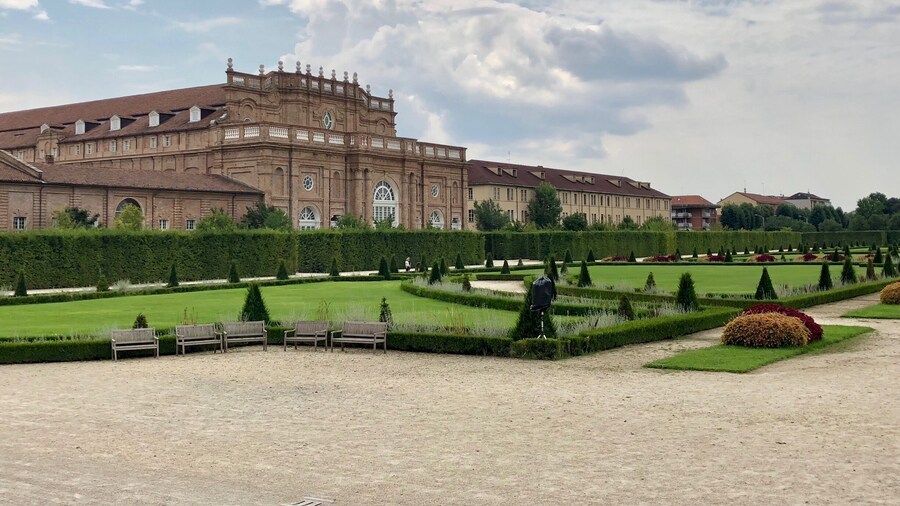 Reggia di Venaria, Italy 🇮🇹 The stables of the Savoia’s hunting palace.
#stables #reggiadivenaria #venaria #turin #torino #savoia #palace #gardens #italy