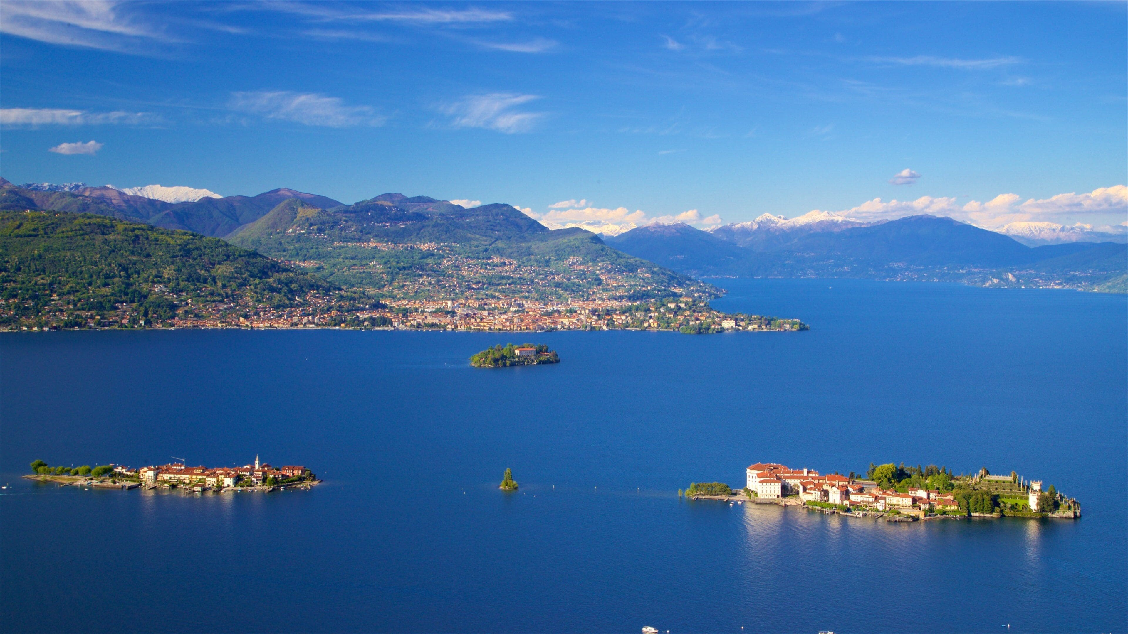 Funivia Stresa-Alpino-Mottarone fasiliteter samt landskap, kystby og øylandskap