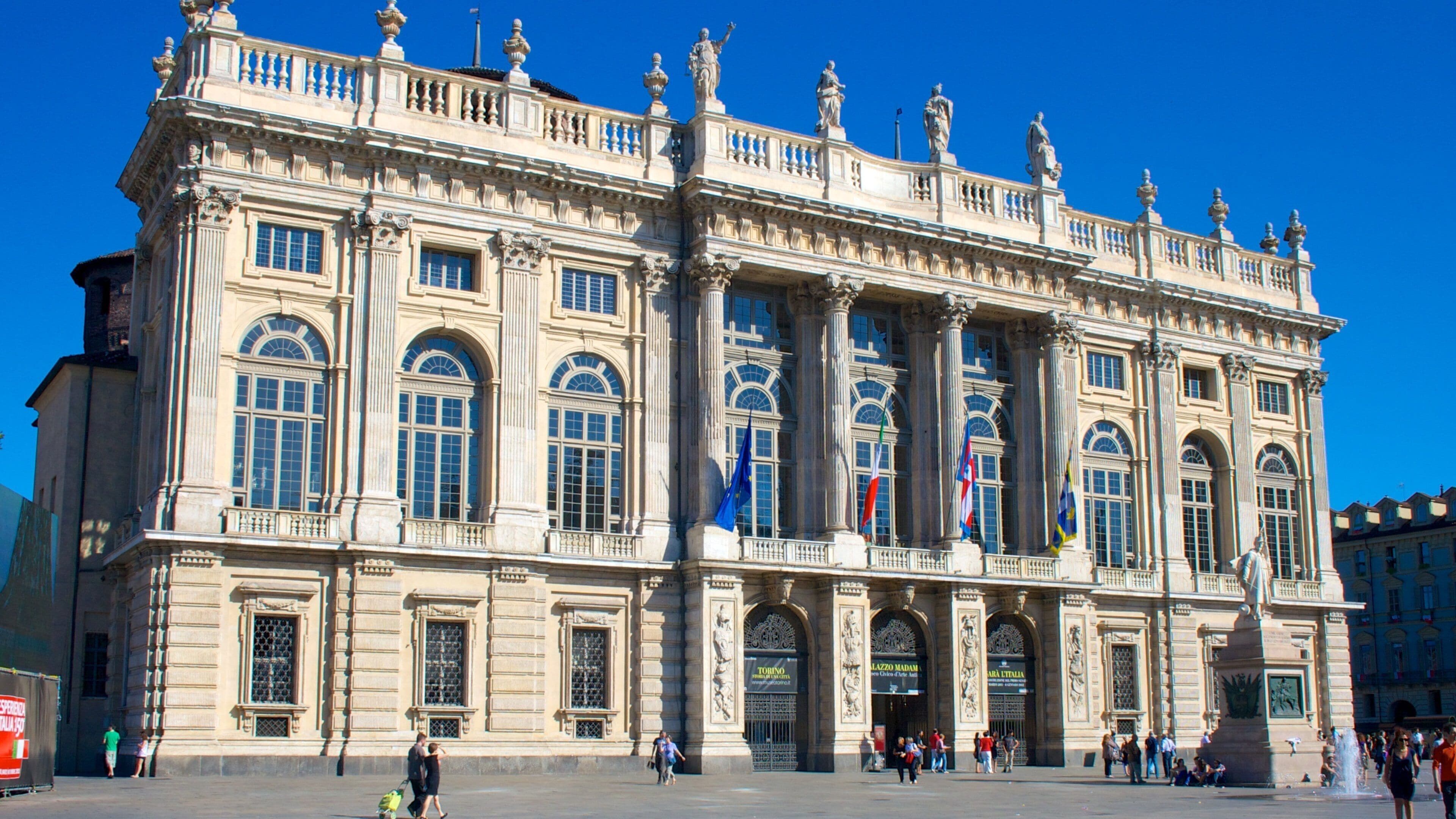 Turín ofreciendo un parque o plaza y patrimonio de arquitectura