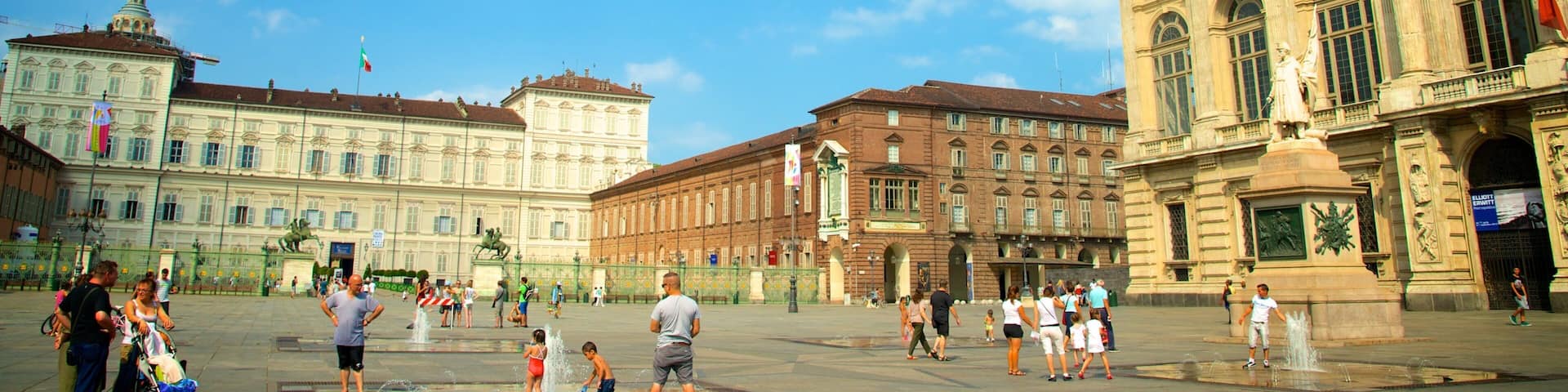 Turin welches beinhaltet Springbrunnen, Platz oder Plaza und historische Architektur