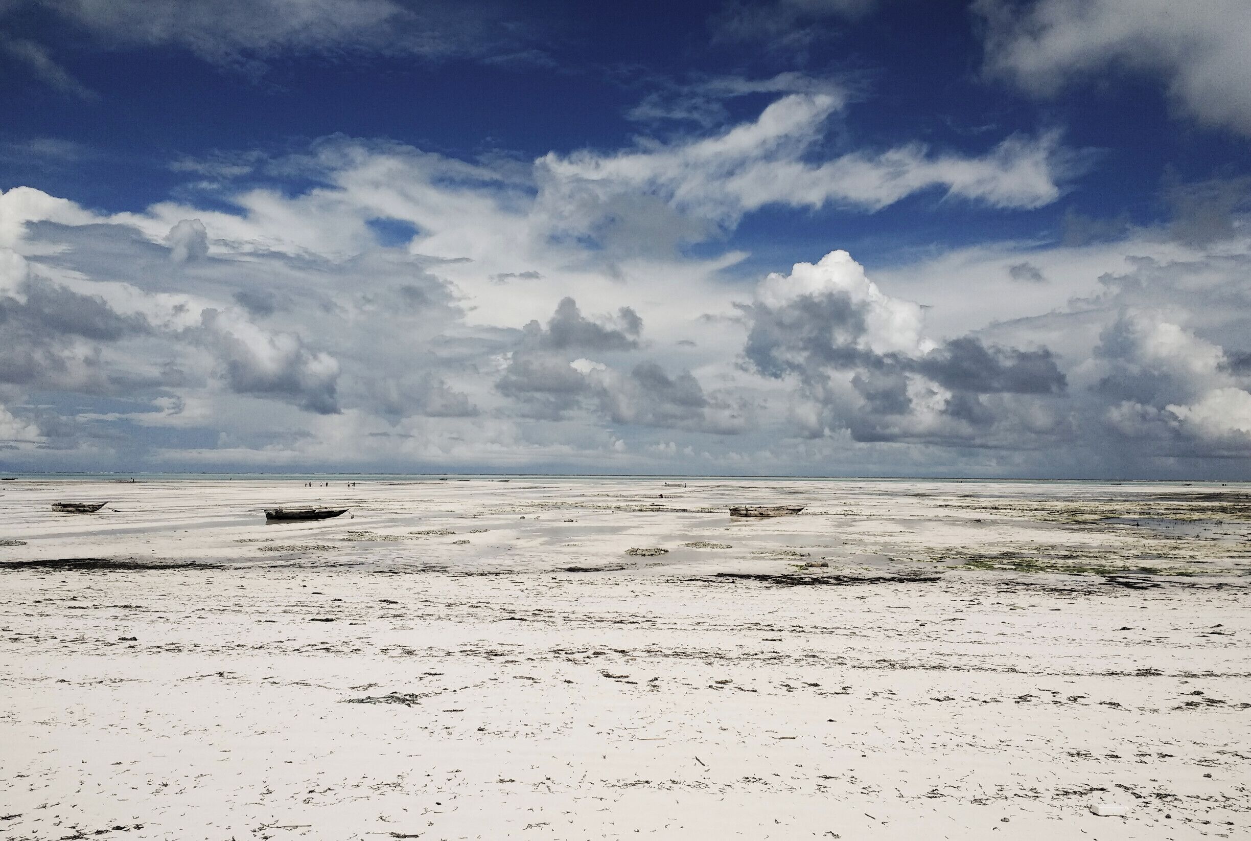 Low-tide Jambiani - our first contact with Zanzibar's beaches.
#waterlust