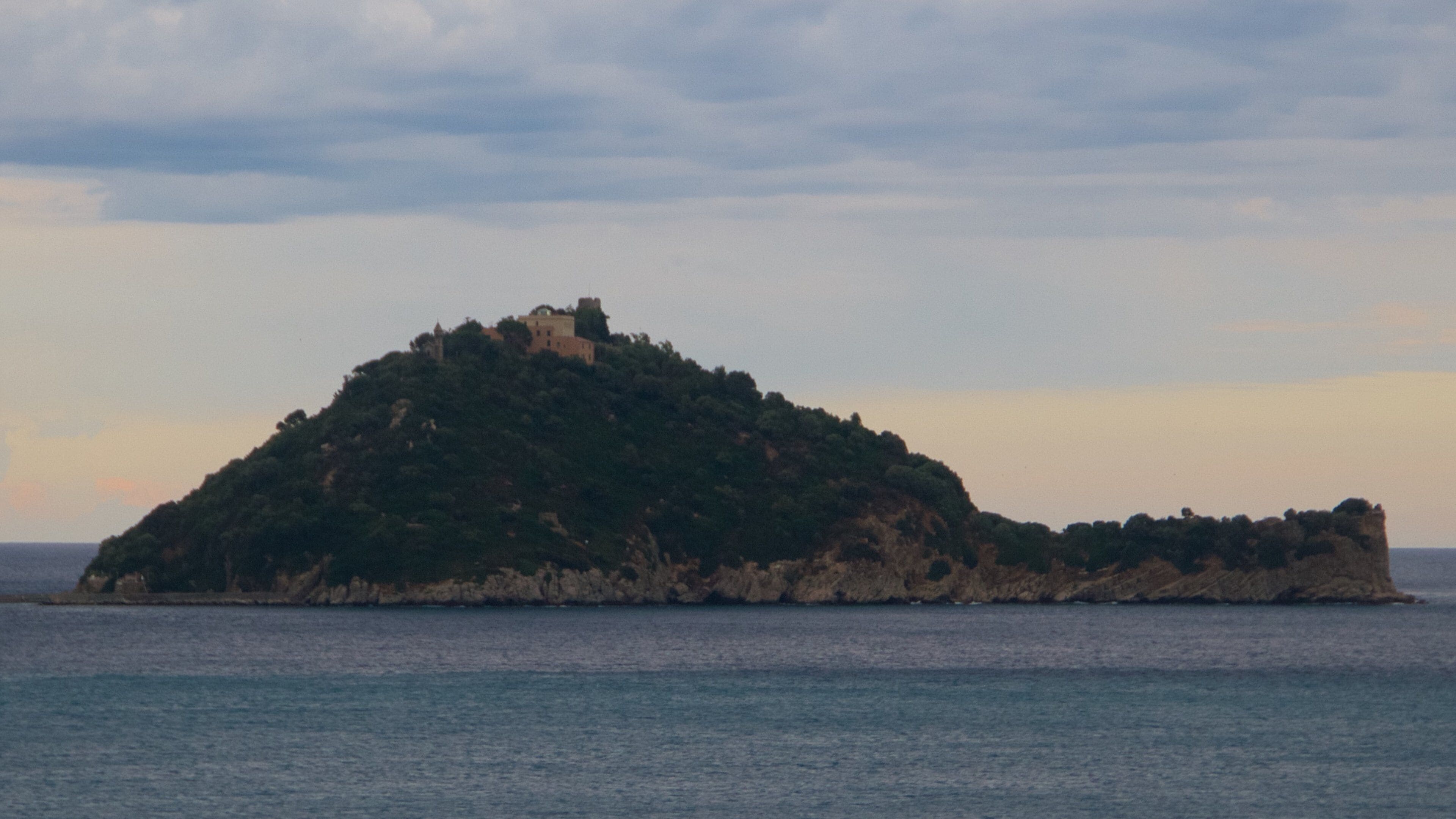 San Remo - Riviera dei Fiori som viser udsigt over kystområde og udsigt over øer