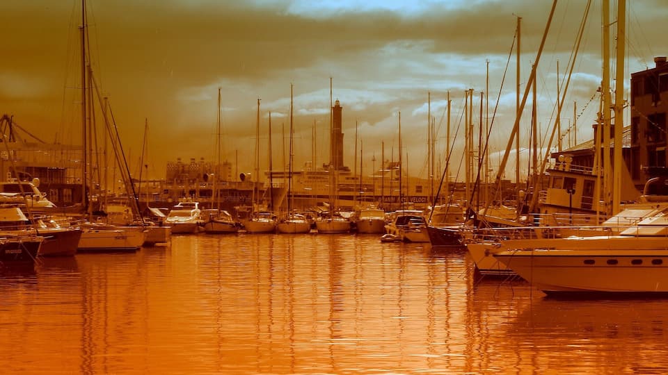 Port of Genoa with the oldest working lighthouse in the world
#sunset