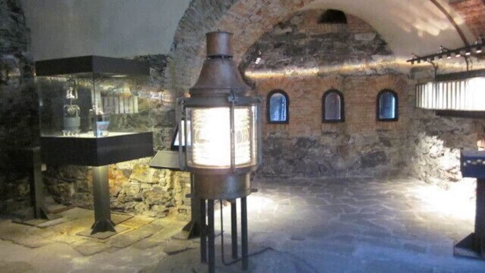 In the base of the Lanterna, there's a museum of lighthouse related paraphernalia, and a hallway lined with benches and video screens showing a variety of Ligurian art forms.
For the story behind the photo, please visit https://davenotravels.blog
