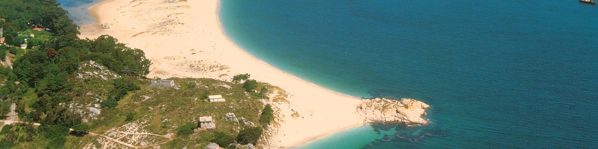 Pontevedra Provinz das einen Strand und Bucht oder Hafen