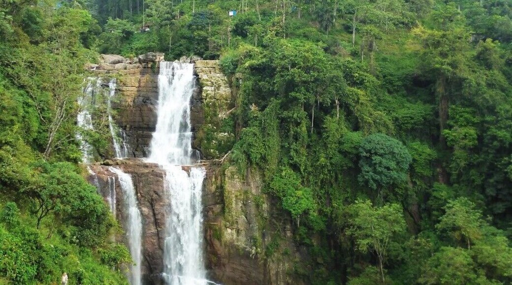 Ramboda Lower Cascade is 100m in height and one among the six breath-taking waterfalls in Thawalamthanna area. People can reach this waterfall only by going through RAMBODA FALLS HOTEL. I recommend you to stay one night in RAMBODA FALLS HOTEL as you can get a panoramic view of two waterfalls from your window and can take guided tours to several waterfalls. And also, the meals are delicious and you can have you meal just 25m away from the waterfall by enjoying the breeze mixed with tiny water droplets.
You can have some details or online booking of the hotel at www.rambodafalls.com