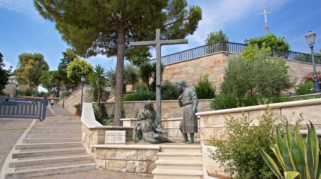 Dello Splendore Museum showing religious elements, a statue or sculpture and a garden