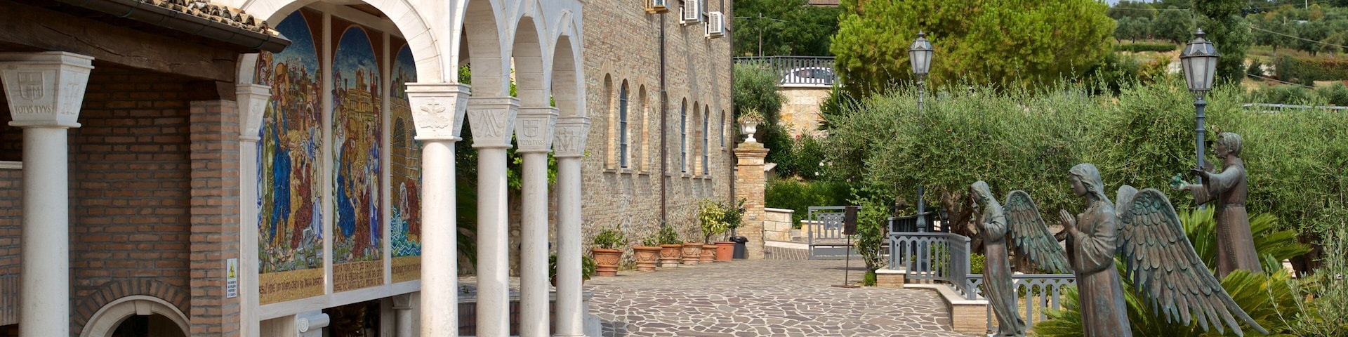 Museo d\'Arte dello Splendore caracterizando uma estátua ou escultura