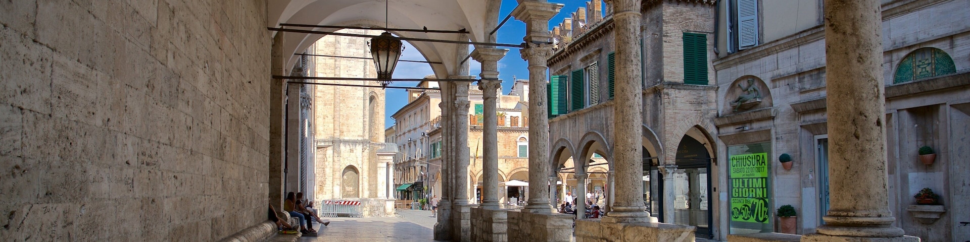 Ascoli Piceno caracterizando elementos de patrimônio