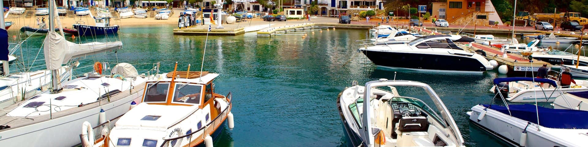 Llafranc das einen Marina und Küstenort