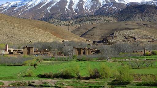 This two day trip is a fantastic opportunity to take an Atlas Mountain tour and explore the country around Imlil and Marrakech.
You’ll get to hike through the Azzaden Valley, travel through juniper forests and join the Berbers for some traditional mint tea and lunch.
Come and spend some time with the Berbers in the Moroccan countryside!