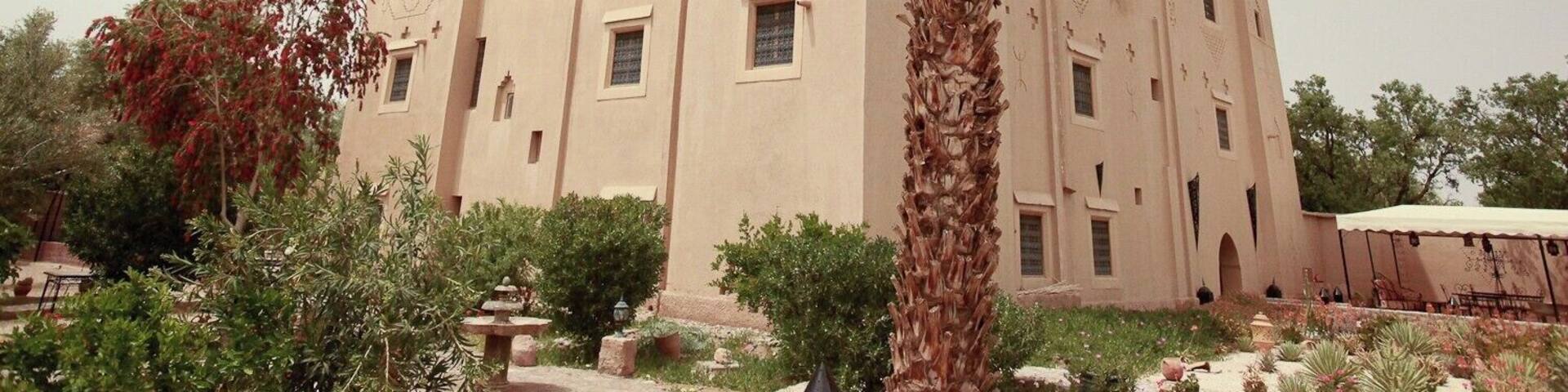 Kasbah AIt Ben Damiette.
We stopped here at this renovated kasbah for lunch en route to Ouarzazate.
They have done the most incredible job restoring this with gorgeously decorated rooms.
An older French couple own it and host travelers from around the world.
And the food - so very delicious.
This is an oasis in the desert on so many levels.