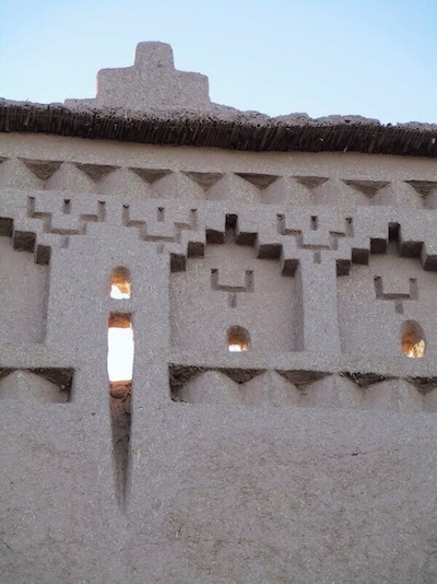 I was impressed with how sharp the edges were on some of the walls of this kasbah. These holes are archery slits (a defense system you find in most castles).
https://davenotravels.blog