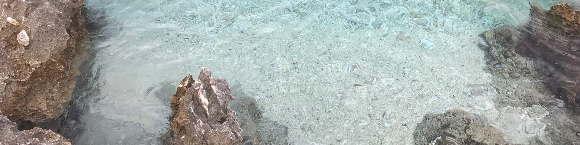 Next to the camping area a wonderful stone beach