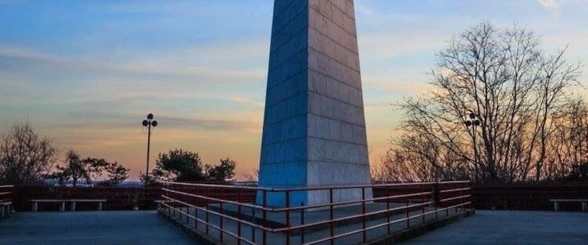 Quick photo opportunity right off the road