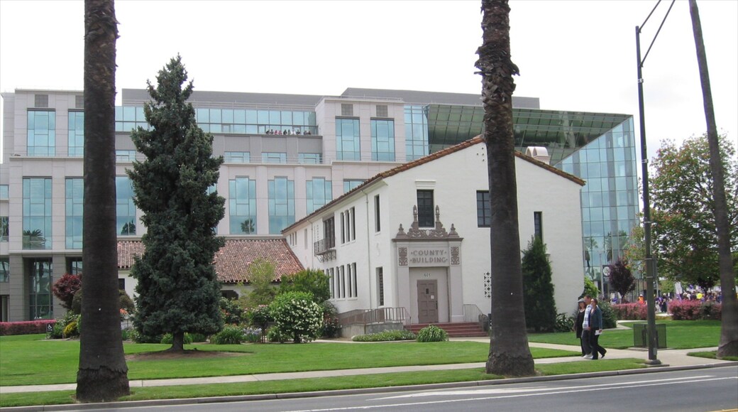 Fairfield which includes street scenes