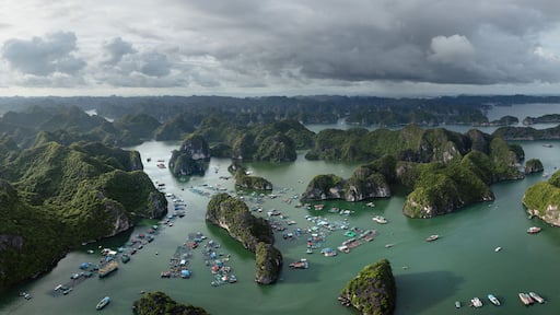 Lan Ha Bay Ha Long Vietnam